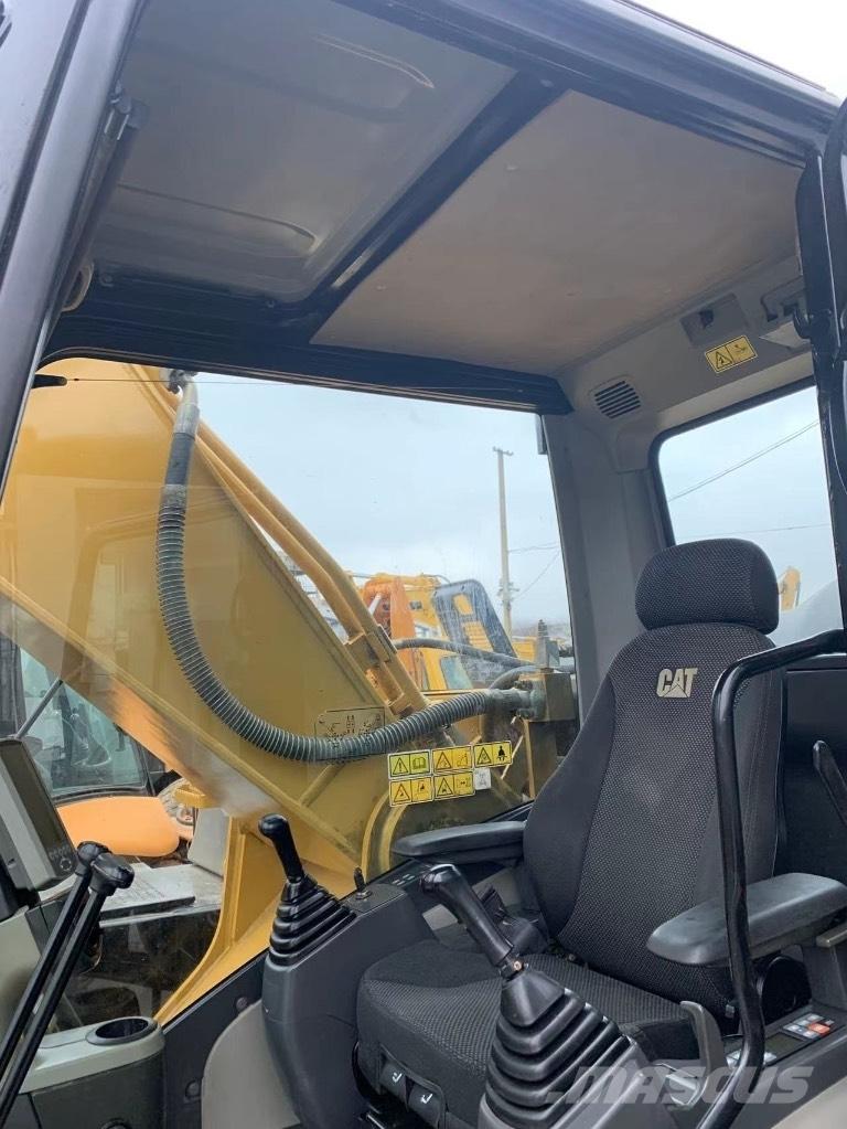 CAT 330 D2L Kāpurķēžu ekskavatori