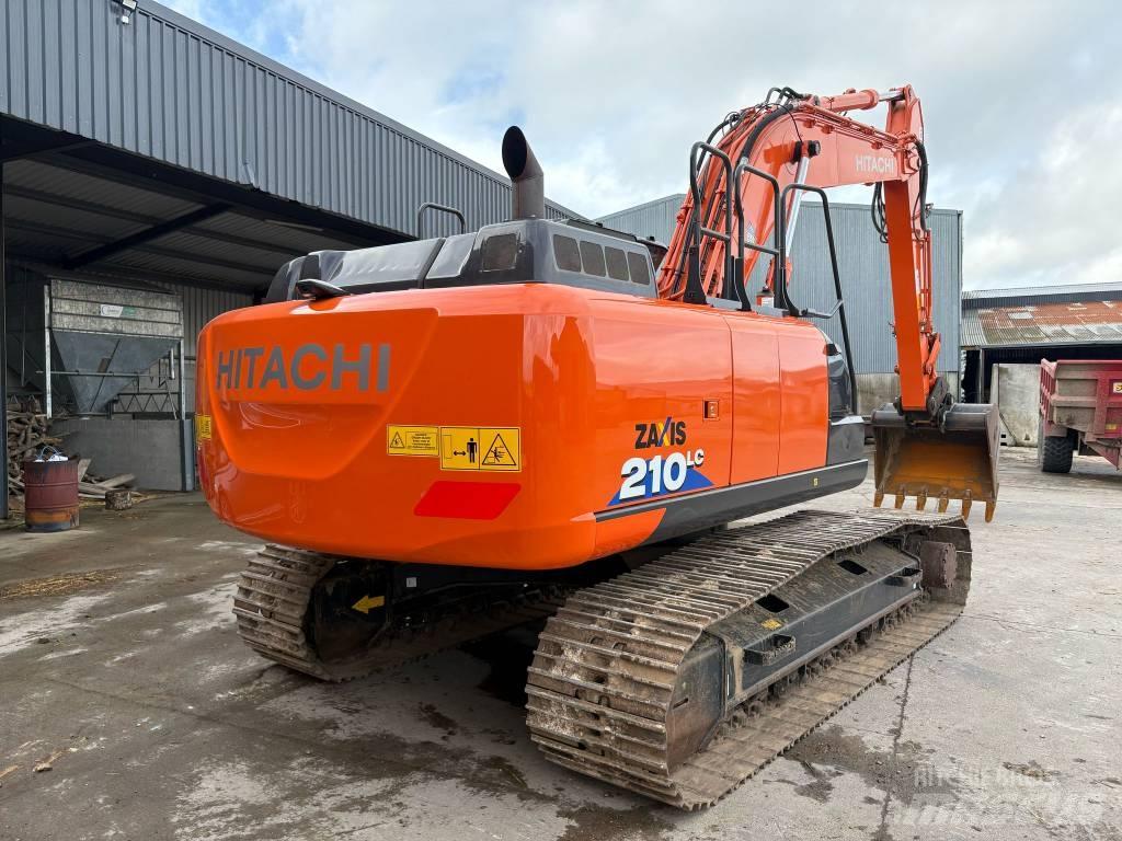 Hitachi 210LC Kāpurķēžu ekskavatori