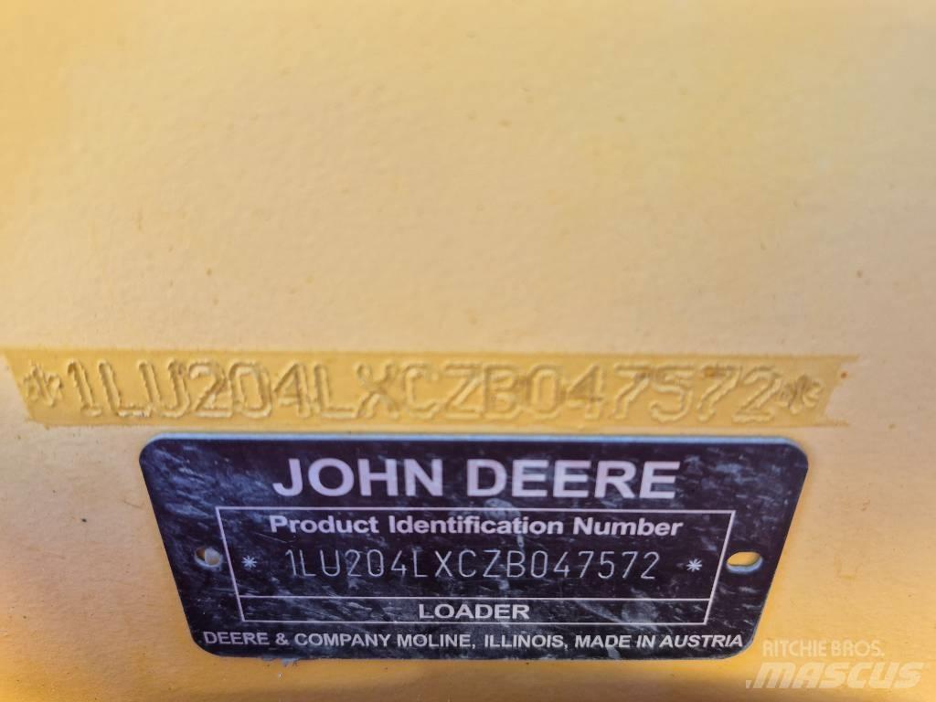 John Deere 204 L Iekrāvēji uz riteņiem