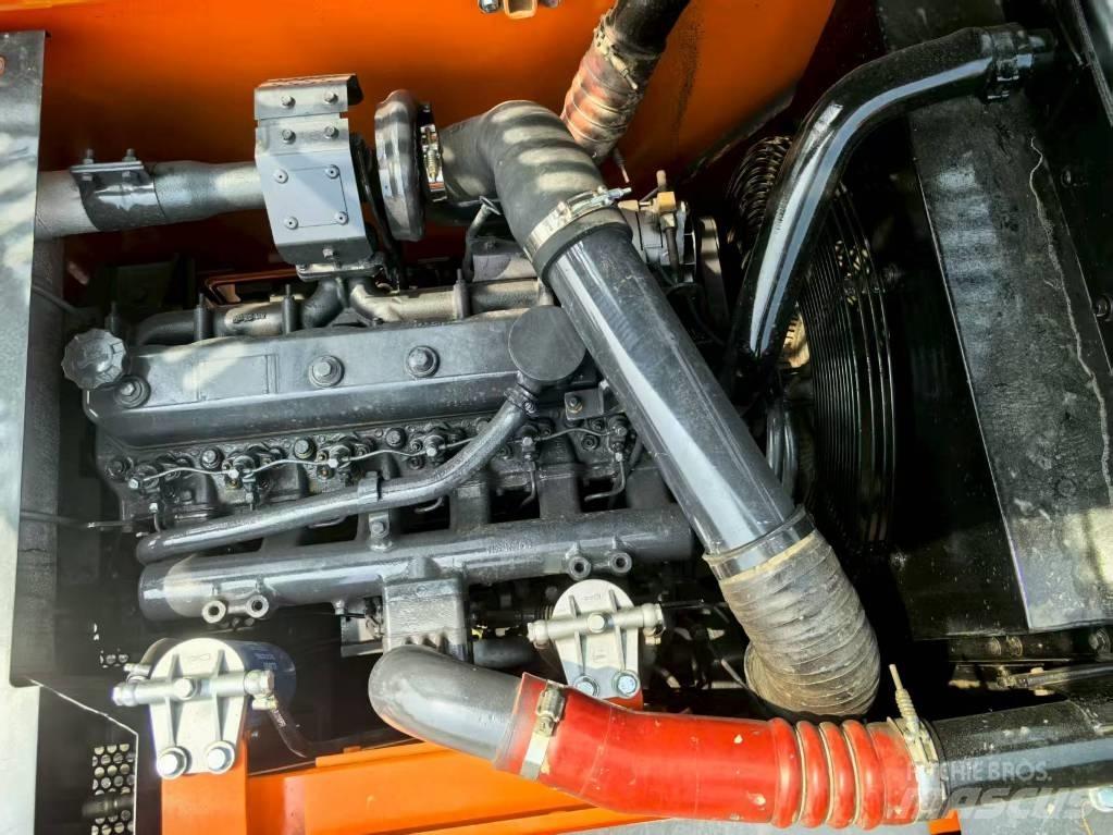 Doosan DX 225 LC Kāpurķēžu ekskavatori