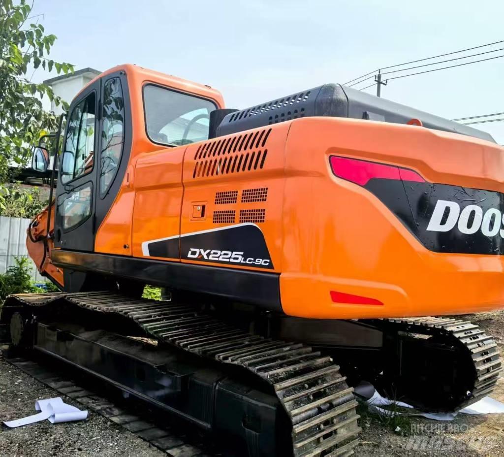 Doosan DX 225 LC Kāpurķēžu ekskavatori