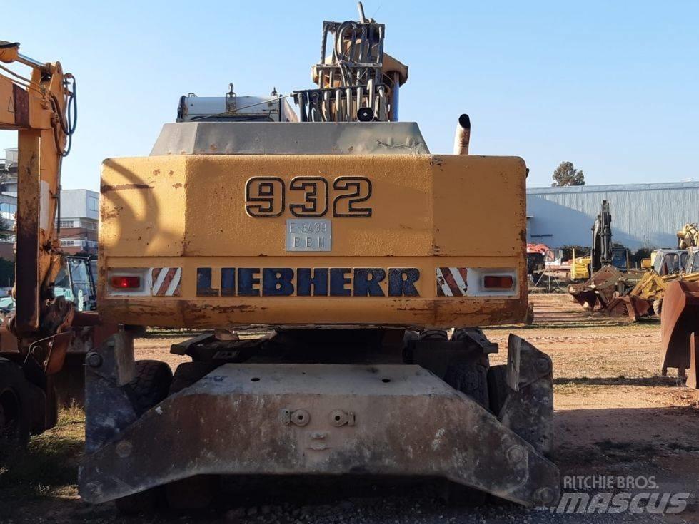 Liebherr A 932 Ekskavatori uz riteņiem