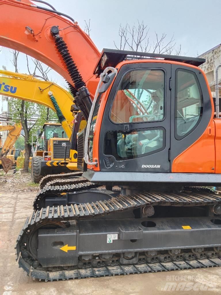 Doosan DX300 Kāpurķēžu ekskavatori