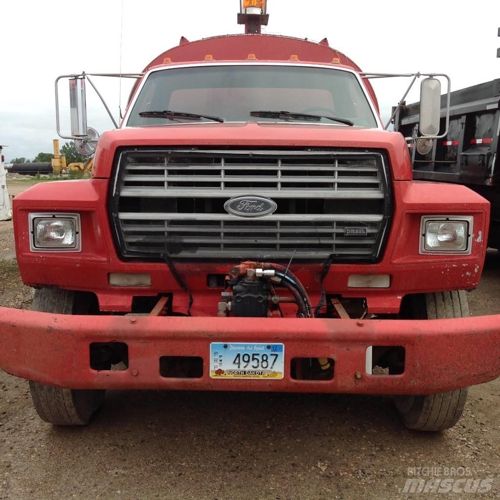 Ford F 700 Betonvedēji