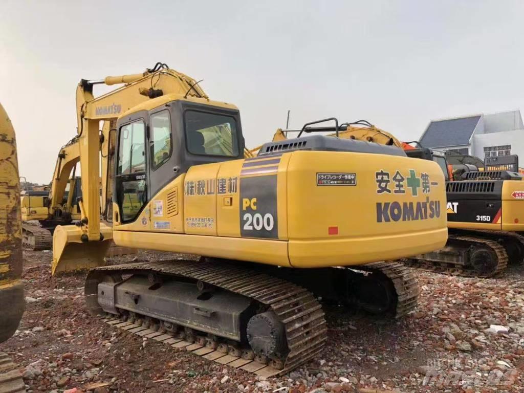 Komatsu 200-7 Kāpurķēžu ekskavatori