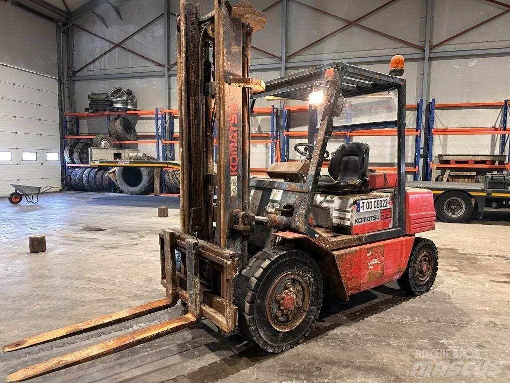 Komatsu FD 35 Tehnika ar dīzeļa dzinēju