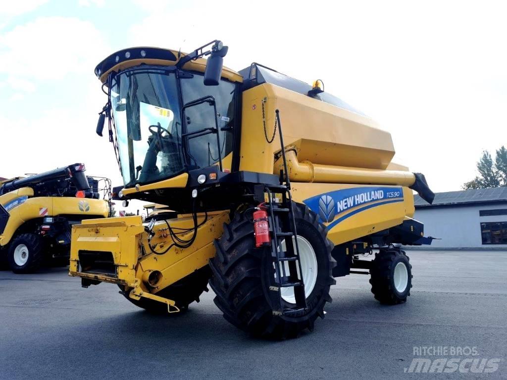 New Holland TC 5.70 Ražas novākšanas kombaini