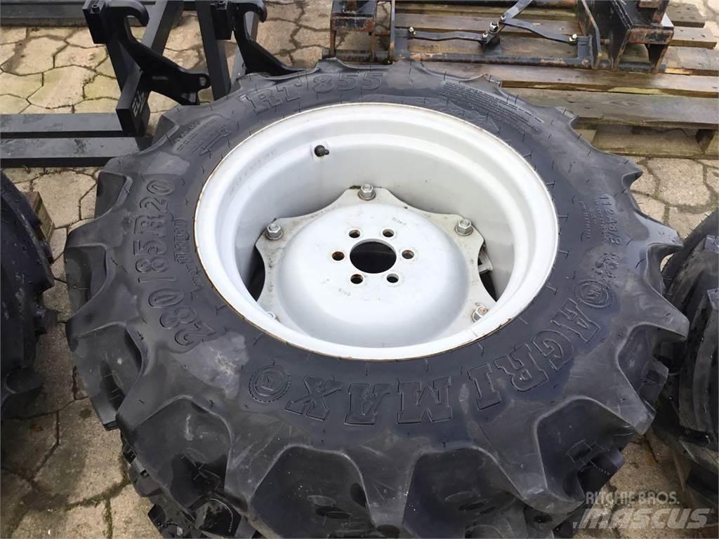 BKT 280/85R20 Riepas, riteņi un diski