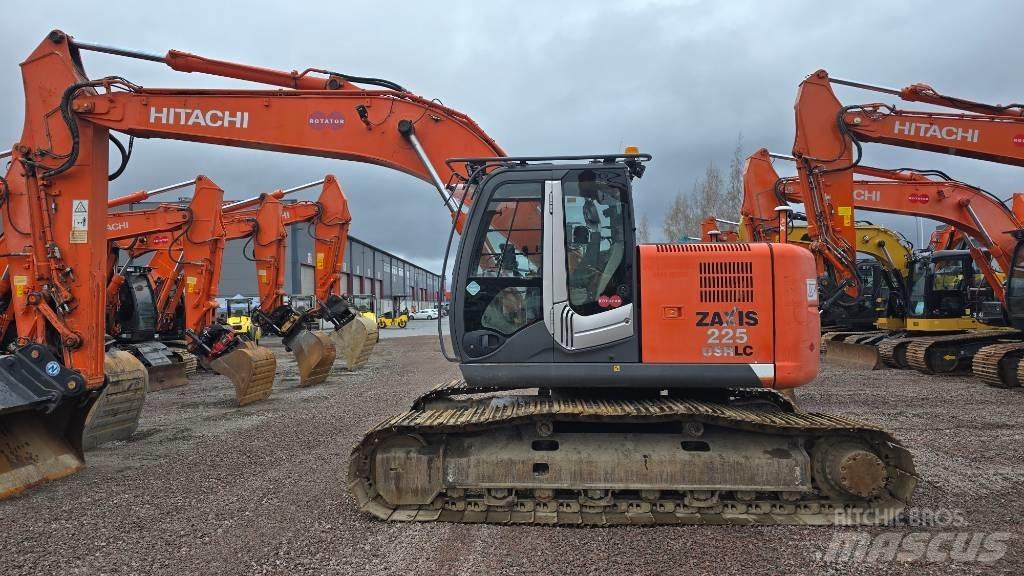 Hitachi ZX225USRLC-3 Kāpurķēžu ekskavatori