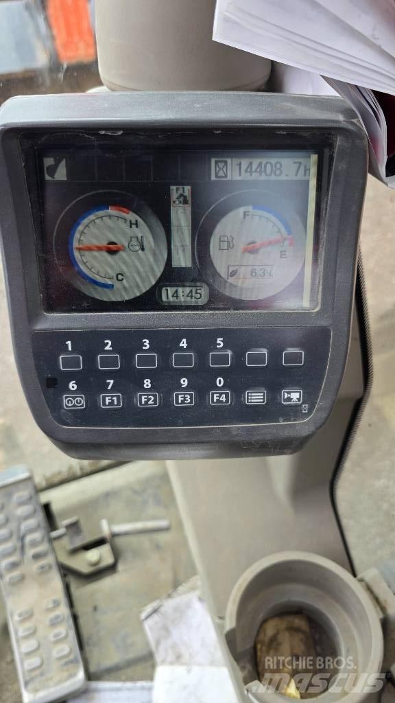 Hitachi ZX225USRLC-3 Kāpurķēžu ekskavatori