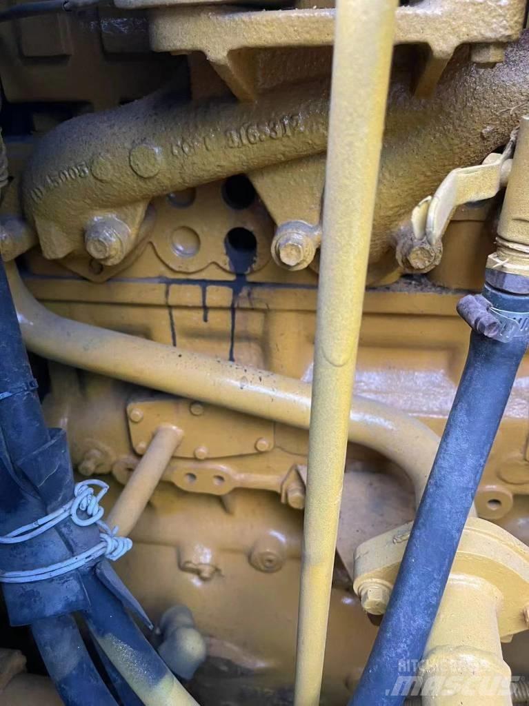 CAT D5N Kāpurķēžu buldozeri