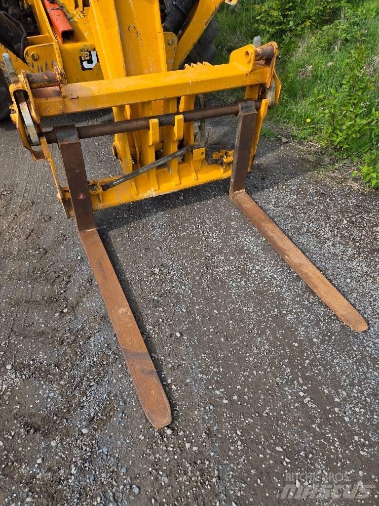 JCB 540-140 Teleskopiskie manipulatori