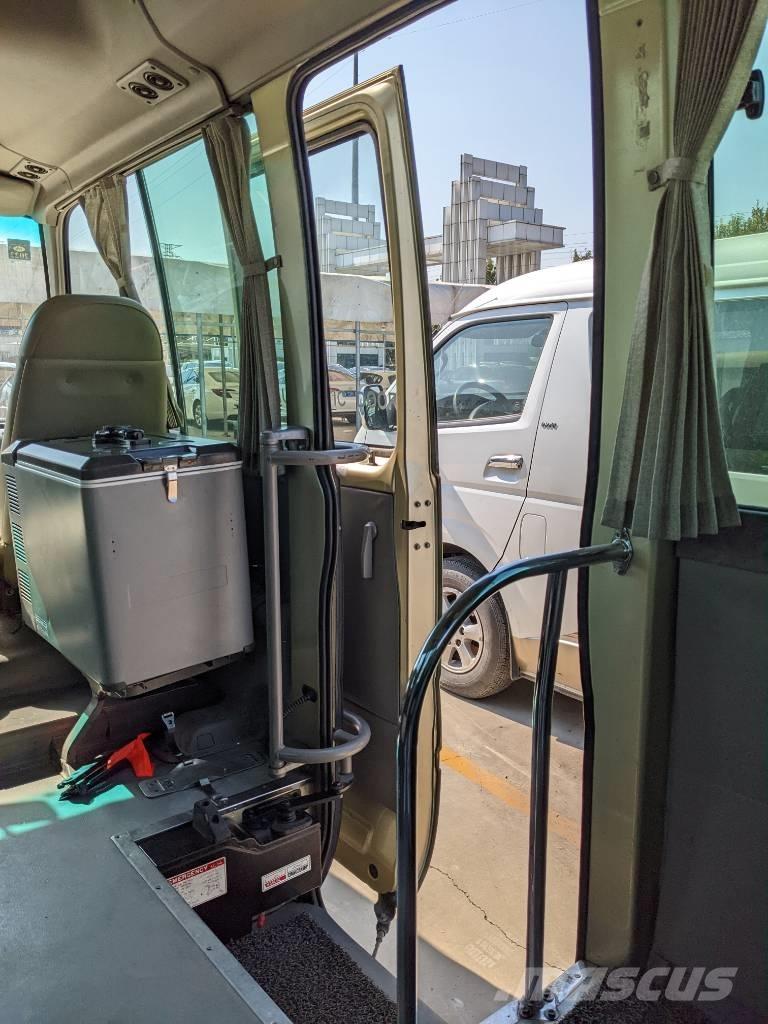  Toyoya Coaster Bus Mikroautobusi