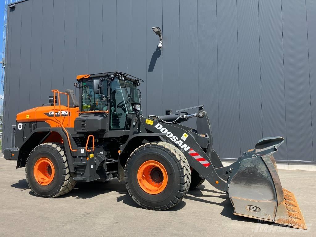 Doosan DL 320-7 Iekrāvēji uz riteņiem