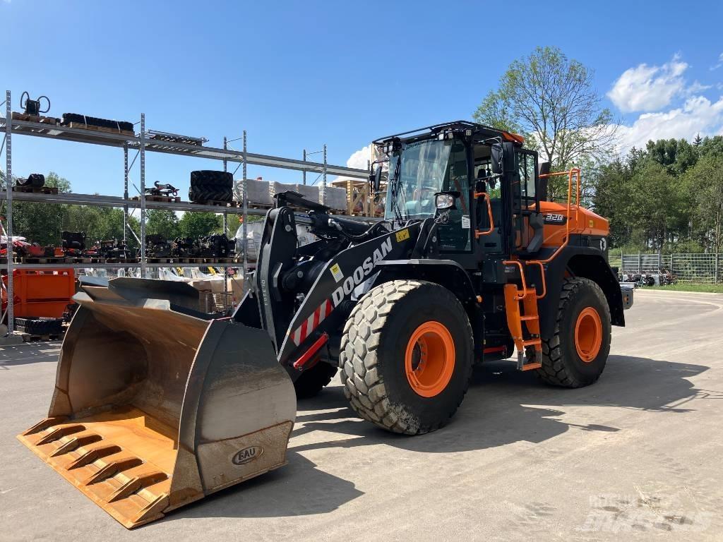 Doosan DL 320-7 Iekrāvēji uz riteņiem