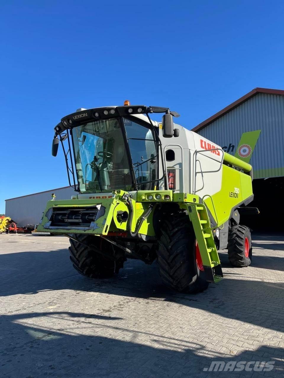 CLAAS Lexion 750 Ražas novākšanas kombaini