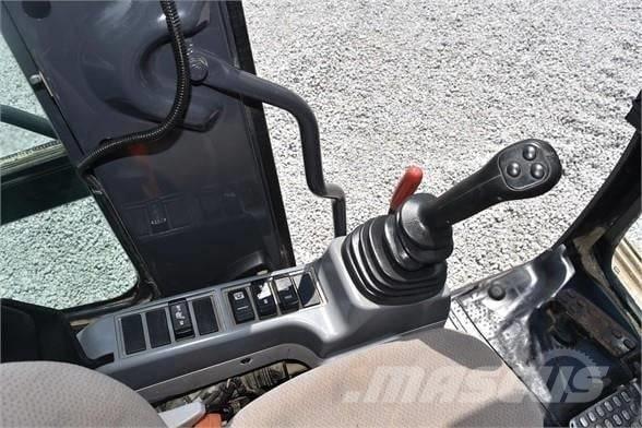 Hitachi ZX 135 Kāpurķēžu ekskavatori