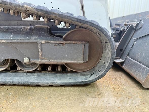Bobcat T770 Lietoti riteņu kompaktiekrāvēji