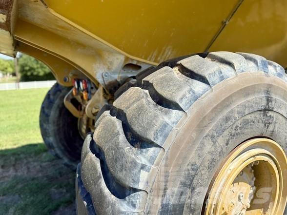 CAT 745 Artikulētie pašizgāzēji
