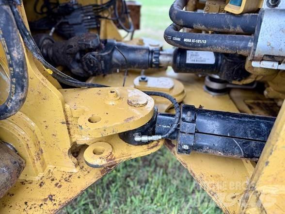 CAT 938M Iekrāvēji uz riteņiem