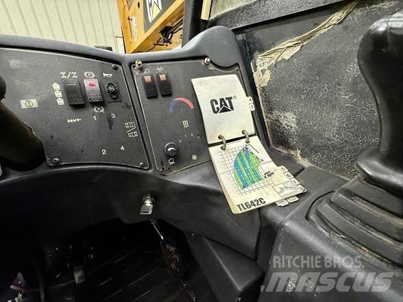 CAT TL642C Teleskopiskie manipulatori