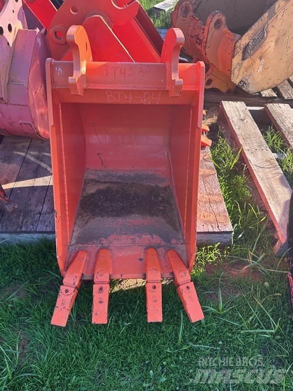 Kubota BT4584 Lietoti riteņu kompaktiekrāvēji