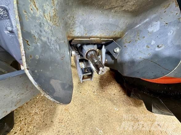 Kubota MX4700 Traktori
