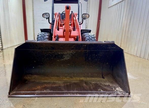 Kubota R540 Iekrāvēji uz riteņiem
