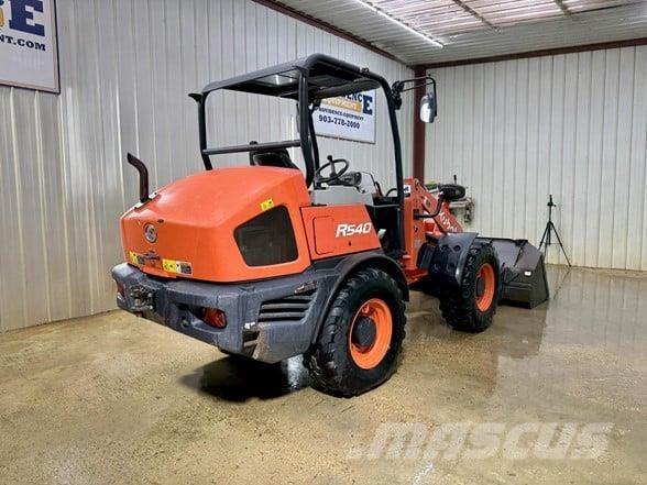 Kubota R540 Iekrāvēji uz riteņiem