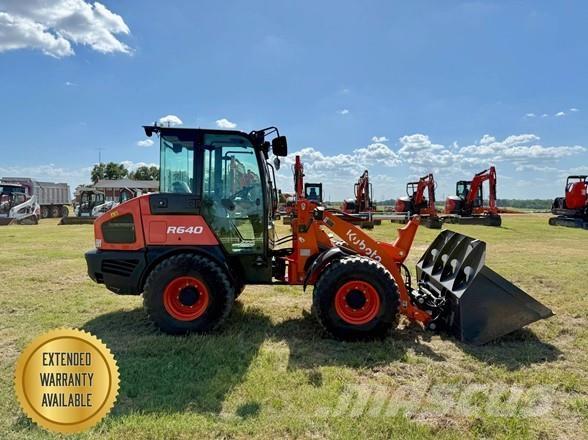 Kubota R640 Iekrāvēji uz riteņiem