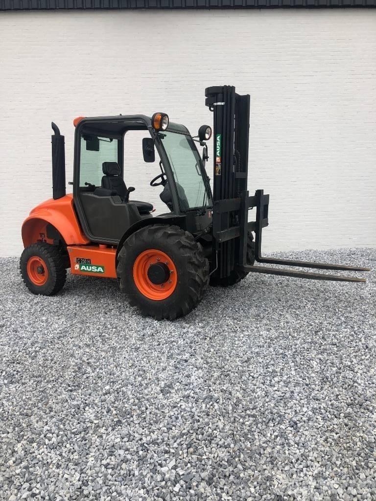 Ausa C 250 H X2 Tehnika ar dīzeļa dzinēju