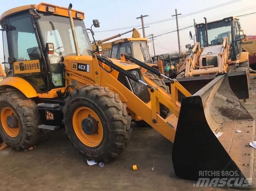 JCB 4CX Ekskavatori-iekrāvēji