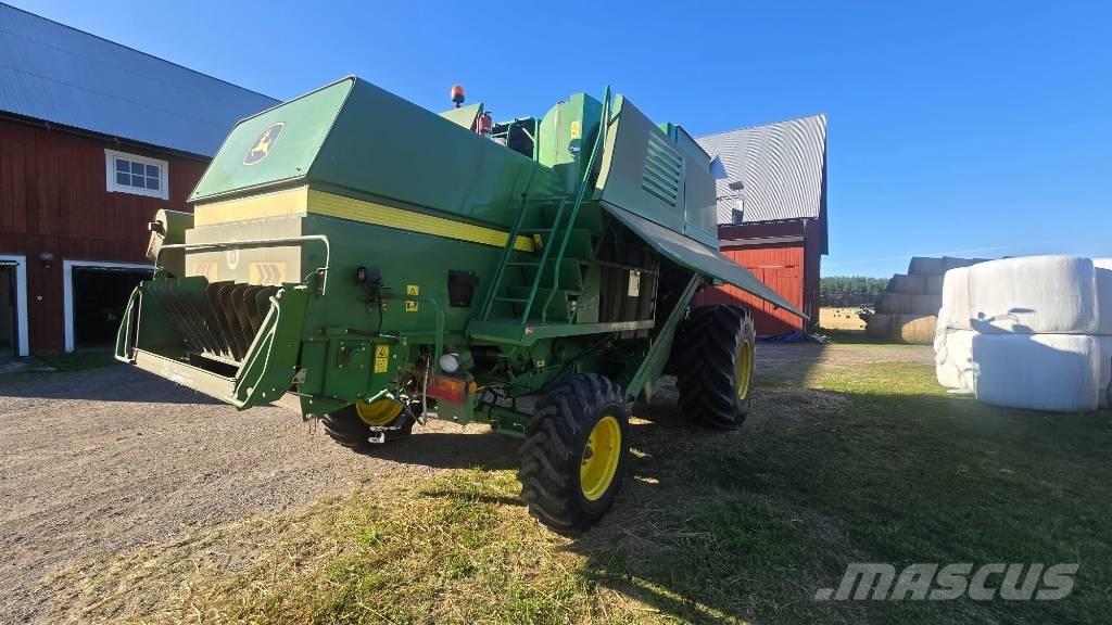 John Deere 1570 Ražas novākšanas kombaini
