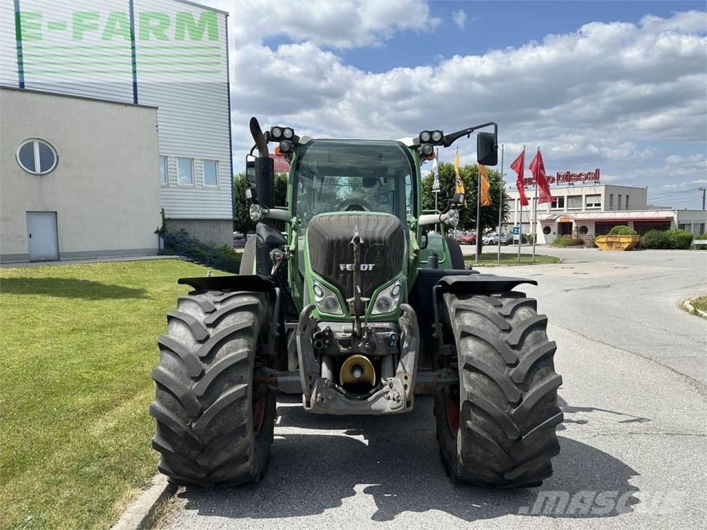 Fendt 718 vario Traktori