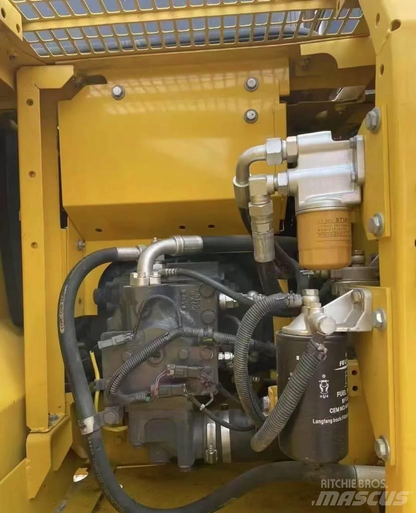 Komatsu PC 130 Kāpurķēžu ekskavatori