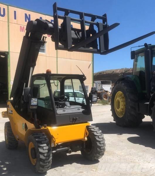 JCB 520-40 Lauksaimniecības pacēlāji