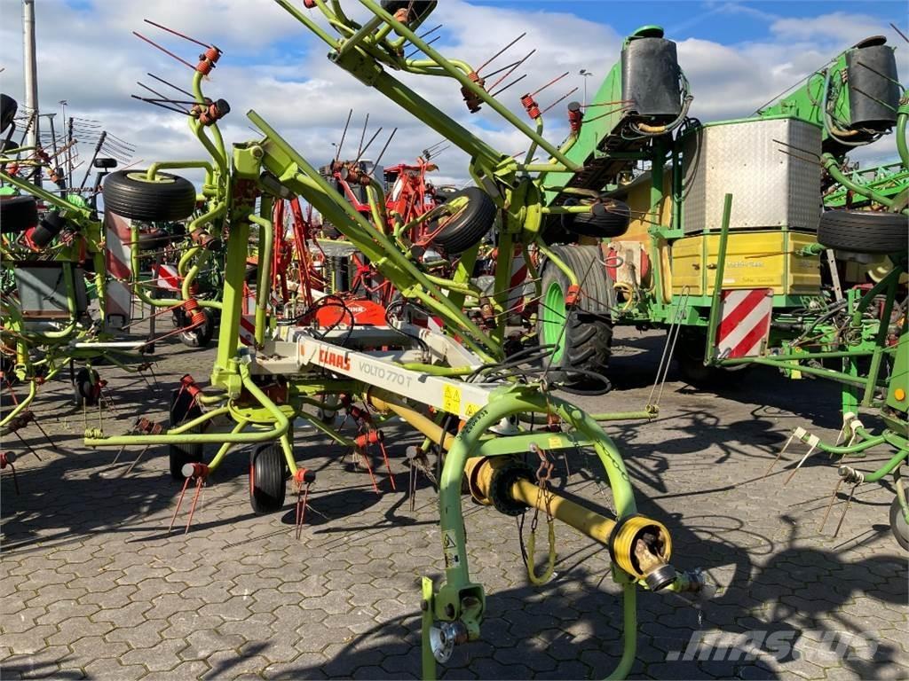 CLAAS Volto 770 T Grābekļi un siena ārdītāji