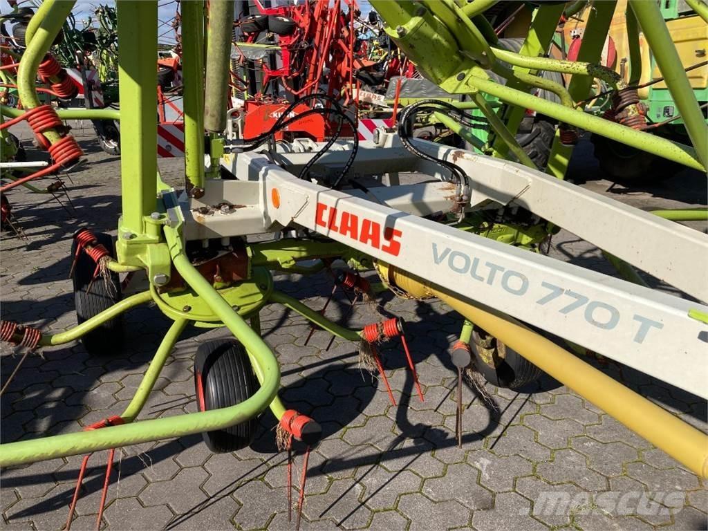 CLAAS Volto 770 T Grābekļi un siena ārdītāji