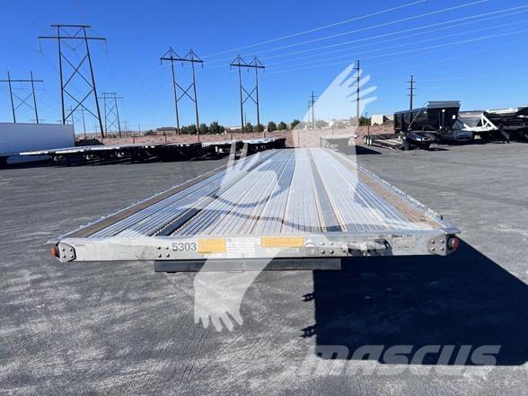 Utility 4000AE Tents treileri