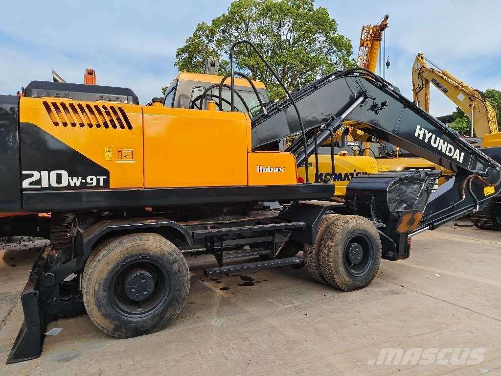 Hyundai r210w-9 Ekskavatori uz riteņiem