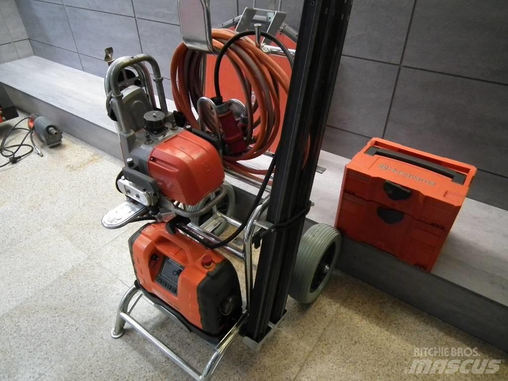 Husqvarna WS220 Akmens un betona zāģi