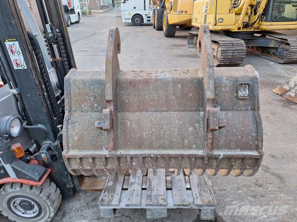 Komatsu PC130-6K Kāpurķēžu ekskavatori