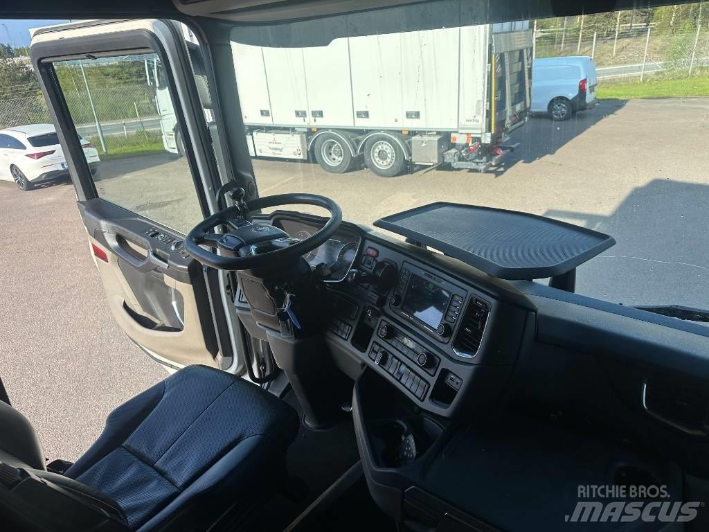 Scania R520B6X2NB Furgons