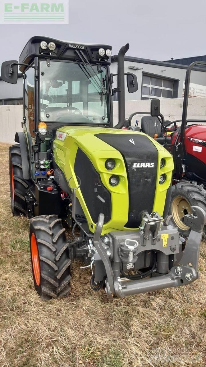 CLAAS nexos 240s Traktori
