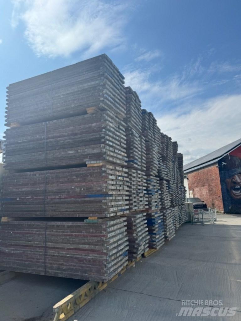 Altrad SL 70 Sastatņu aprīkojums