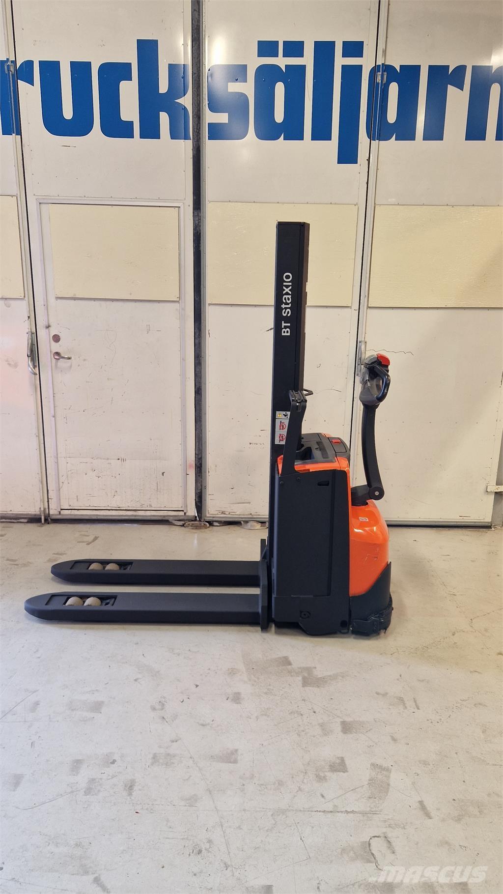 Toyota SWE080L Pašgājēji krautnētāji