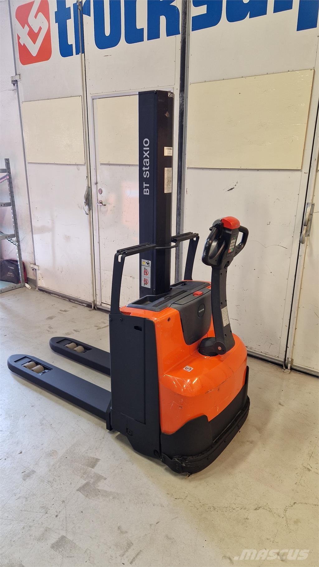 Toyota SWE080L Pašgājēji krautnētāji