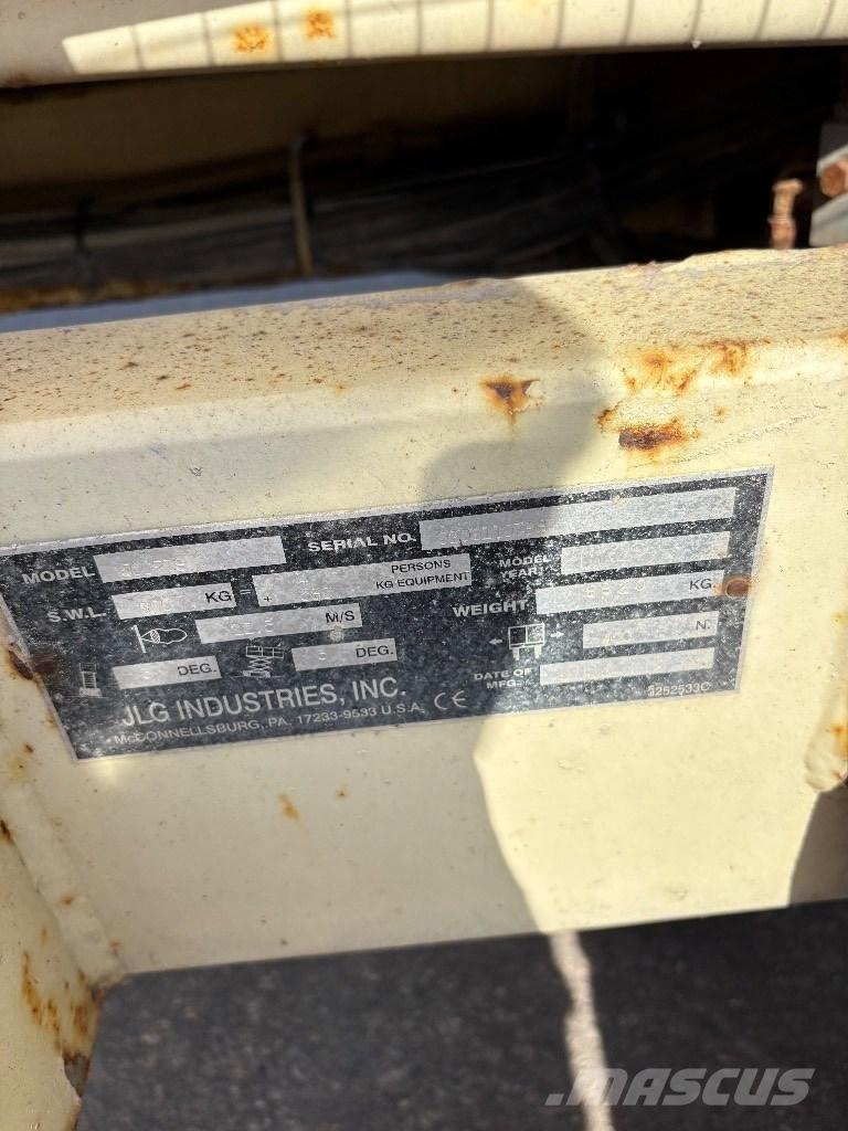 JLG 500 RTS Šķerveida pacēlāji