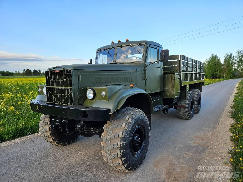 Kraz 255 B Platformas/kravas mašīnas ar vinču