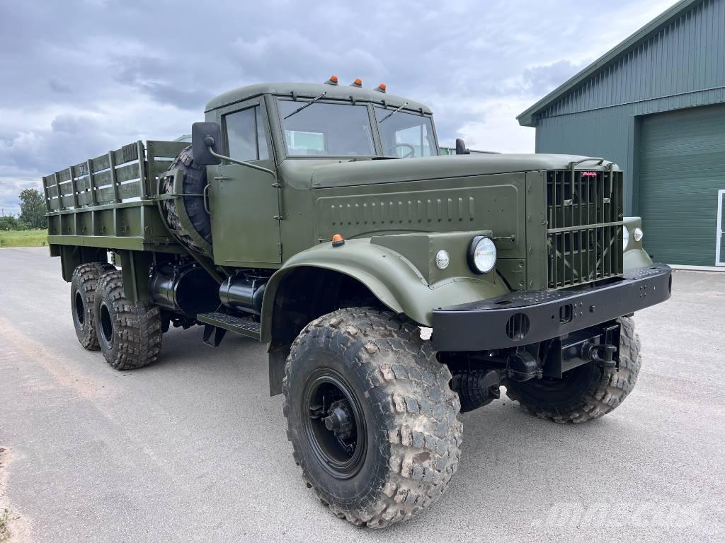 Kraz 255 B Platformas/kravas mašīnas ar vinču